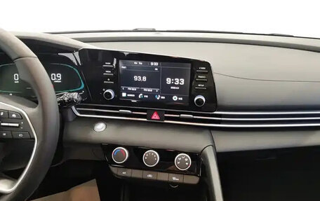Hyundai Elantra, 2023 год, 1 025 000 рублей, 13 фотография