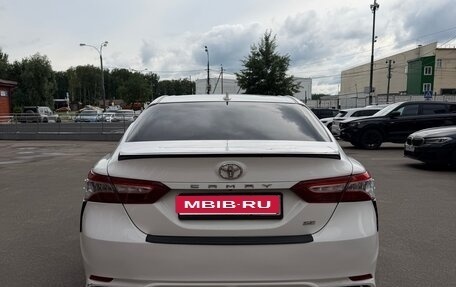 Toyota Camry, 2020 год, 2 800 000 рублей, 6 фотография