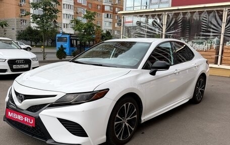 Toyota Camry, 2020 год, 2 800 000 рублей, 3 фотография