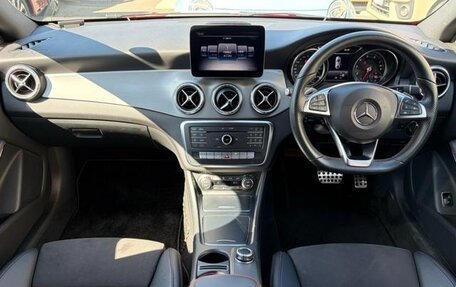 Mercedes-Benz CLA, 2018 год, 1 300 000 рублей, 10 фотография