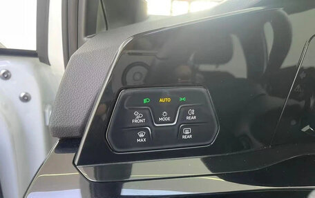 Volkswagen Golf VIII, 2022 год, 1 700 000 рублей, 8 фотография