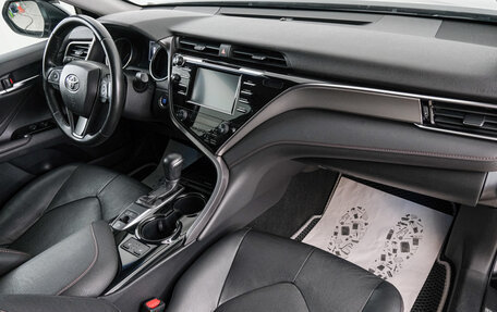Toyota Camry, 2020 год, 3 199 000 рублей, 12 фотография