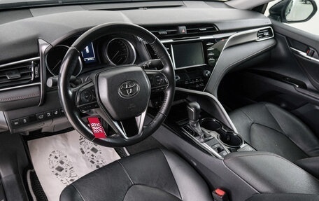 Toyota Camry, 2020 год, 3 199 000 рублей, 9 фотография