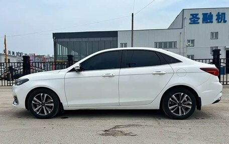 Ford Escort, 2021 год, 980 002 рублей, 4 фотография