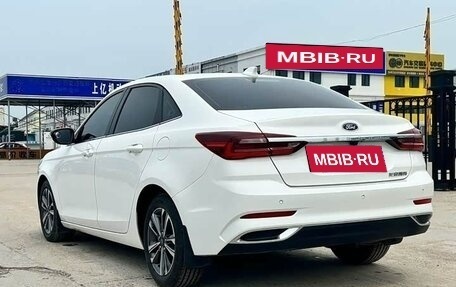 Ford Escort, 2021 год, 980 002 рублей, 5 фотография