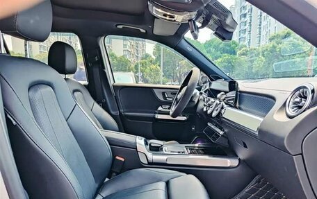 Mercedes-Benz GLB, 2023 год, 2 255 000 рублей, 15 фотография