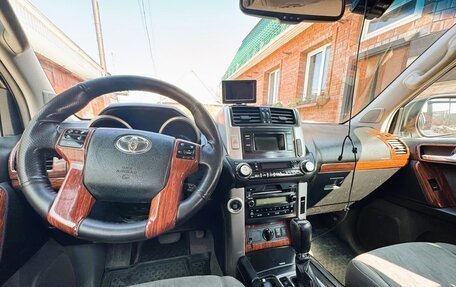 Toyota Land Cruiser Prado 150 рестайлинг 2, 2013 год, 3 200 000 рублей, 6 фотография