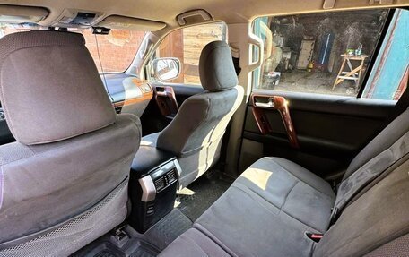 Toyota Land Cruiser Prado 150 рестайлинг 2, 2013 год, 3 200 000 рублей, 14 фотография