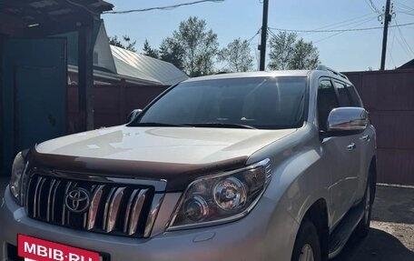 Toyota Land Cruiser Prado 150 рестайлинг 2, 2013 год, 3 200 000 рублей, 32 фотография