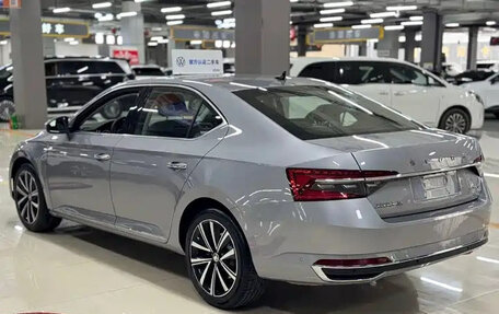 Skoda Superb, 2025 год, 1 815 000 рублей, 5 фотография