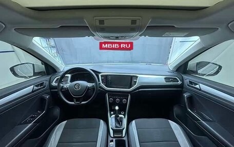 Volkswagen T-Roc I, 2022 год, 1 850 000 рублей, 10 фотография