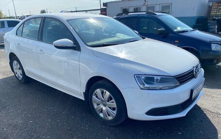 Volkswagen Jetta VI, 2013 год, 1 300 000 рублей, 2 фотография