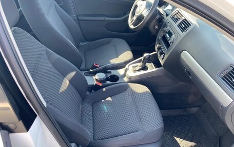 Volkswagen Jetta VI, 2013 год, 1 300 000 рублей, 16 фотография