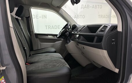 Volkswagen Caravelle T6 рестайлинг, 2017 год, 2 899 000 рублей, 9 фотография