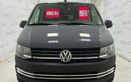 Volkswagen Caravelle T6 рестайлинг, 2017 год, 2 899 000 рублей, 2 фотография