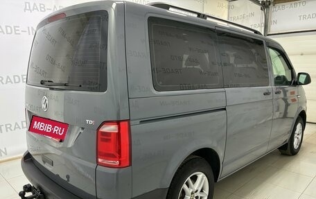 Volkswagen Caravelle T6 рестайлинг, 2017 год, 2 899 000 рублей, 4 фотография
