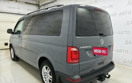 Volkswagen Caravelle T6 рестайлинг, 2017 год, 2 899 000 рублей, 6 фотография