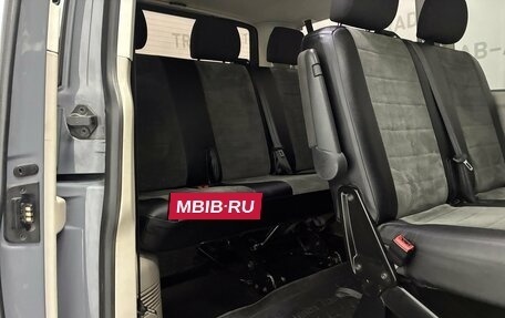 Volkswagen Caravelle T6 рестайлинг, 2017 год, 2 899 000 рублей, 19 фотография