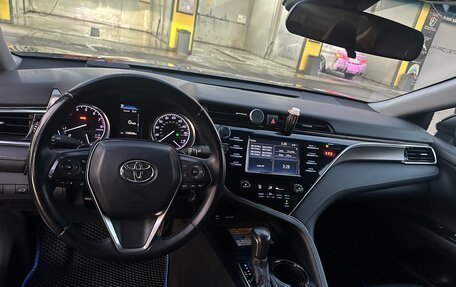 Toyota Camry, 2018 год, 2 300 000 рублей, 5 фотография