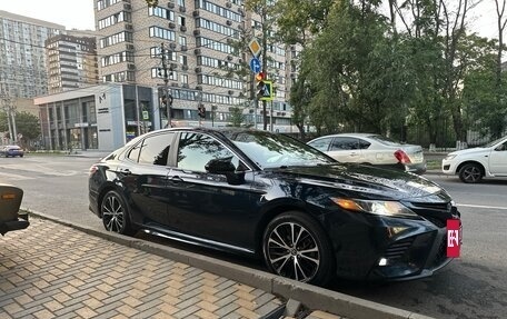 Toyota Camry, 2018 год, 2 300 000 рублей, 15 фотография