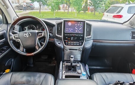 Toyota Land Cruiser 200, 2017 год, 5 200 000 рублей, 2 фотография