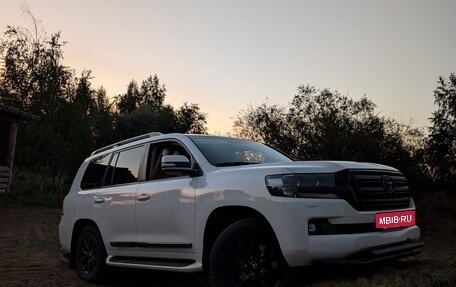 Toyota Land Cruiser 200, 2017 год, 5 200 000 рублей, 5 фотография