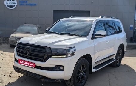Toyota Land Cruiser 200, 2017 год, 5 200 000 рублей, 18 фотография