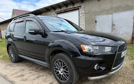 Mitsubishi Outlander III рестайлинг 3, 2011 год, 1 050 000 рублей, 4 фотография