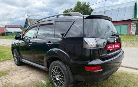 Mitsubishi Outlander III рестайлинг 3, 2011 год, 1 050 000 рублей, 8 фотография