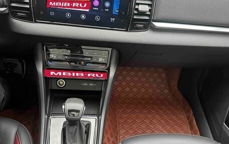 Skoda Karoq I, 2022 год, 1 890 000 рублей, 8 фотография