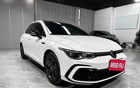 Volkswagen Golf VIII, 2023 год, 1 570 000 рублей, 1 фотография