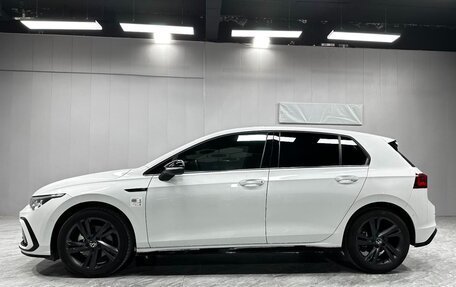 Volkswagen Golf VIII, 2023 год, 1 570 000 рублей, 3 фотография