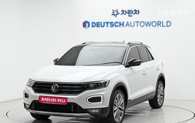 Volkswagen T-Roc I, 2022 год, 1 827 000 рублей, 1 фотография