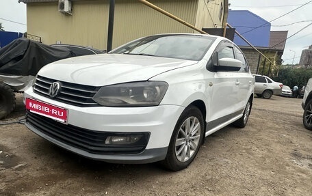 Volkswagen Polo VI (EU Market), 2018 год, 700 000 рублей, 2 фотография