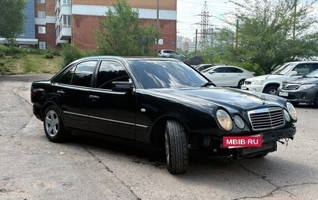 Mercedes-Benz E-Класс, 1996 год, 275 000 рублей, 3 фотография