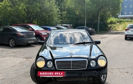Mercedes-Benz E-Класс, 1996 год, 275 000 рублей, 2 фотография