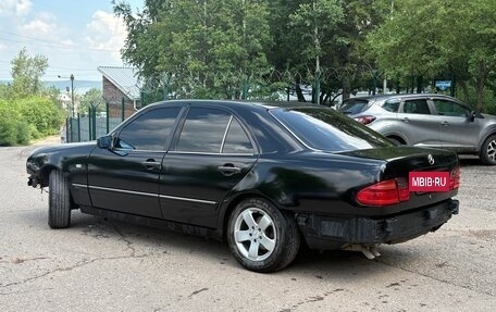 Mercedes-Benz E-Класс, 1996 год, 275 000 рублей, 7 фотография