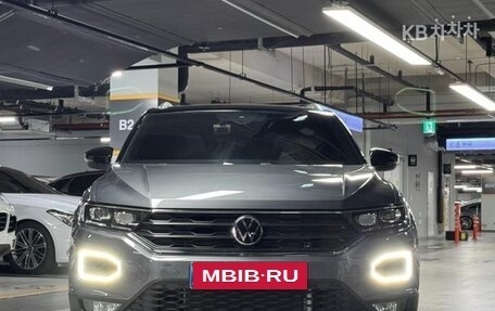 Volkswagen T-Roc I, 2022 год, 1 936 000 рублей, 4 фотография