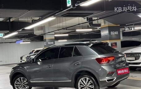 Volkswagen T-Roc I, 2022 год, 1 936 000 рублей, 6 фотография