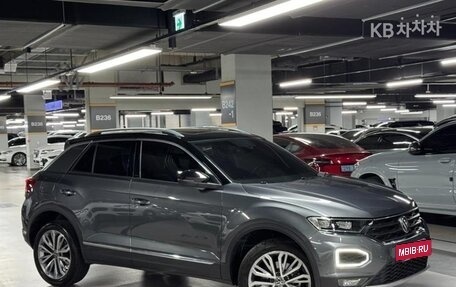 Volkswagen T-Roc I, 2022 год, 1 936 000 рублей, 3 фотография