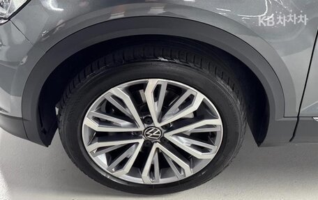 Volkswagen T-Roc I, 2022 год, 1 936 000 рублей, 12 фотография