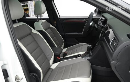 Volkswagen T-Roc I, 2022 год, 1 827 000 рублей, 13 фотография