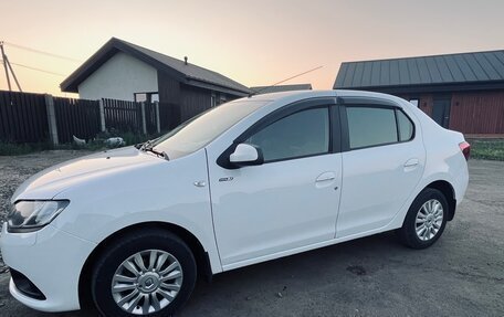 Renault Logan II, 2017 год, 800 000 рублей, 2 фотография