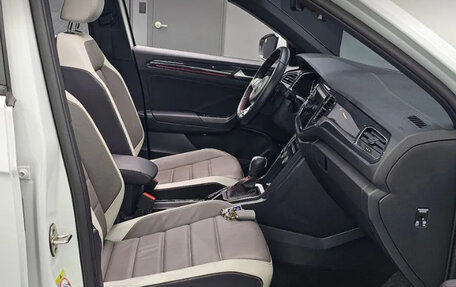 Volkswagen T-Roc I, 2021 год, 1 550 007 рублей, 9 фотография