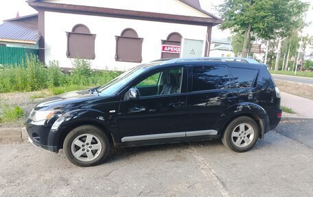 Mitsubishi Outlander III рестайлинг 3, 2007 год, 900 000 рублей, 2 фотография