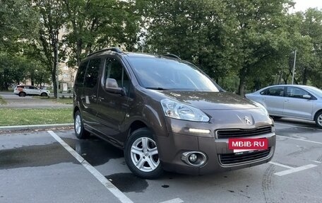 Peugeot Partner II рестайлинг 2, 2014 год, 900 000 рублей, 2 фотография