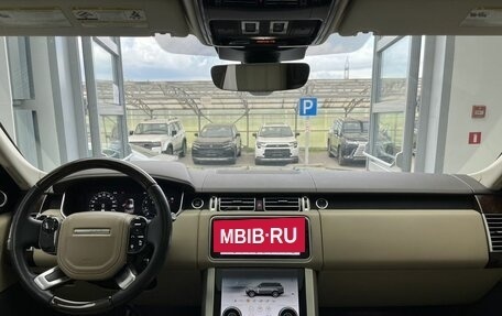 Land Rover Range Rover IV рестайлинг, 2018 год, 7 200 000 рублей, 10 фотография