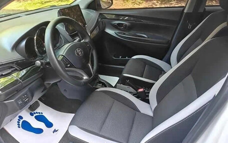 Toyota Yaris XP150 рестайлинг, 2023 год, 1 020 007 рублей, 8 фотография