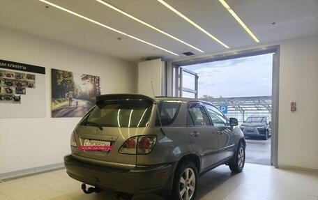 Lexus RX IV рестайлинг, 2001 год, 800 000 рублей, 4 фотография