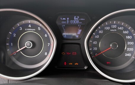 Hyundai Elantra V, 2011 год, 750 000 рублей, 8 фотография